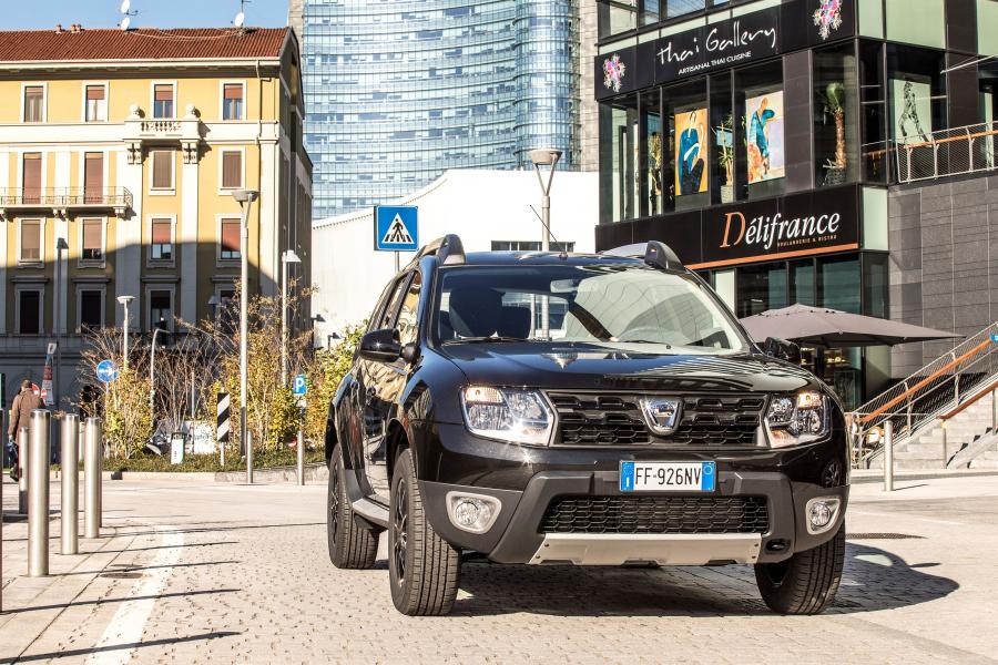  Dacia Duster Black Shadow 2016 года  (фото 20 из 28)